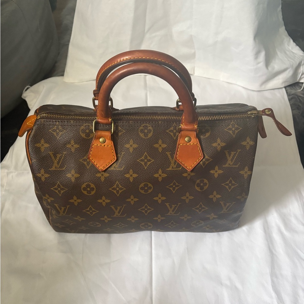 Authentic Vintage Louis Vuitton Speedy 30.